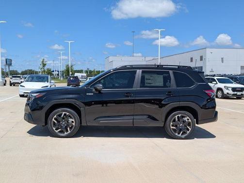 Black / Silver 2026 Subaru Forester Premium