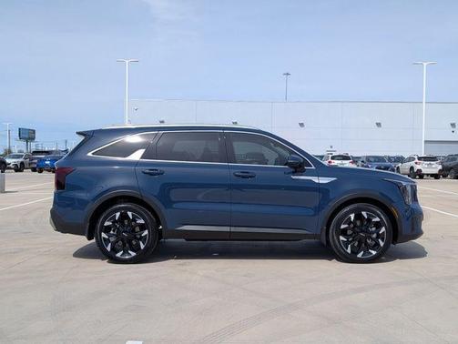 2025 Kia Sorento EX