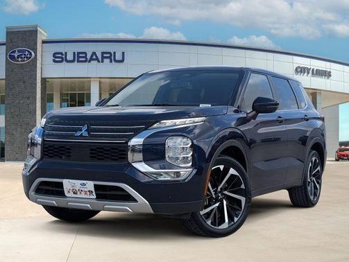 Black 2024 Mitsubishi Outlander SE