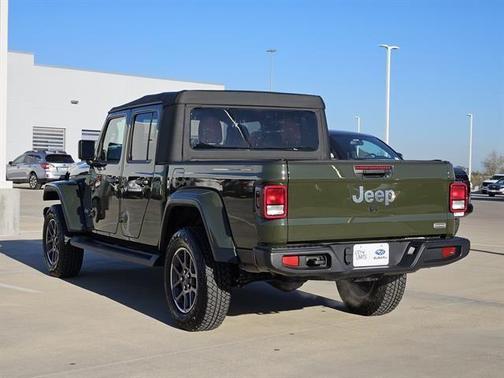 2023 Jeep Gladiator Overland