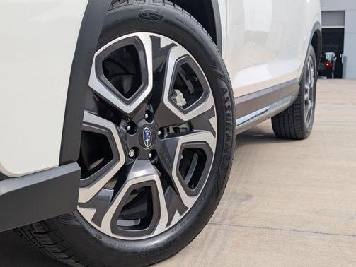 Crystal White Pearl 2023 Subaru Ascent Touring 7-Passenger