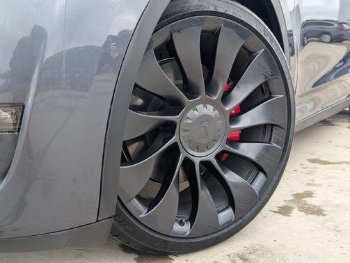 Gray 2022 Tesla Model Y Performance