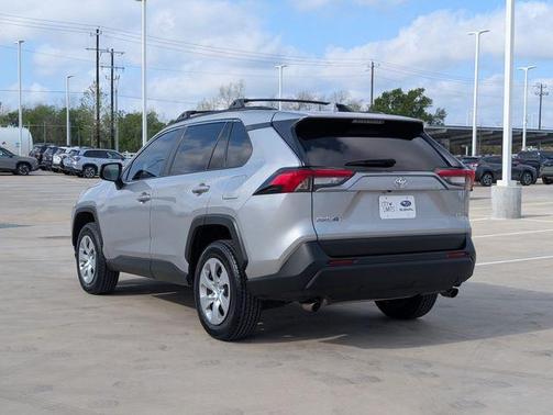 Silver Sky 2021 Toyota RAV4 LE