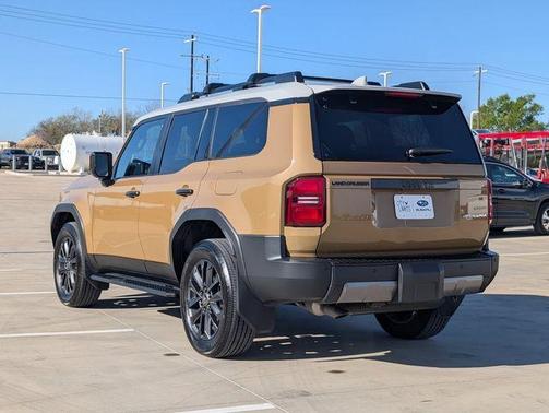 2025 Toyota Land Cruiser 