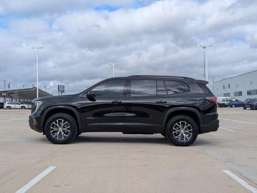 2024 GMC Acadia AT4