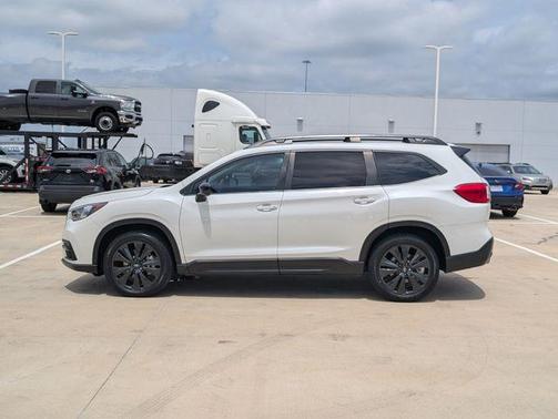 Crystal White Pearl 2022 Subaru Ascent Onyx Edition