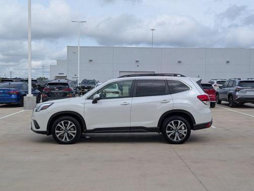 Crystal White Pearl 2022 Subaru Forester Limited