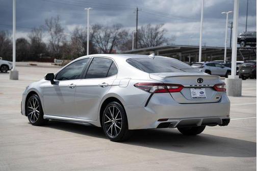 2022 Toyota Camry SE