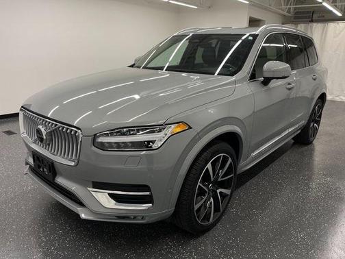 2024 Volvo XC90 B6 Plus Bright Theme 7-Seater