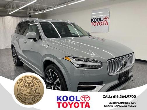 2024 Volvo XC90 B6 Plus Bright Theme 7-Seater