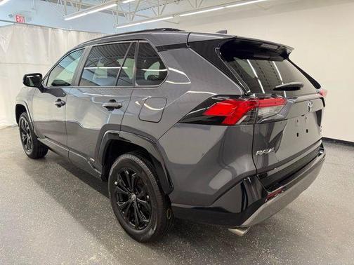 2025 Toyota RAV4 Hybrid SE