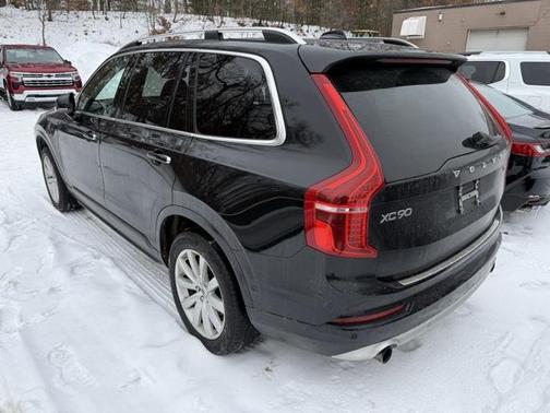 2018 Volvo XC90 T5 Momentum