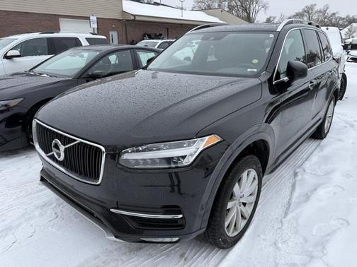 2018 Volvo XC90 T5 Momentum