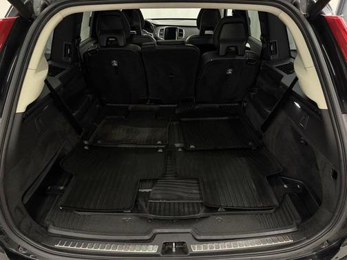 2018 Volvo XC90 T5 Momentum