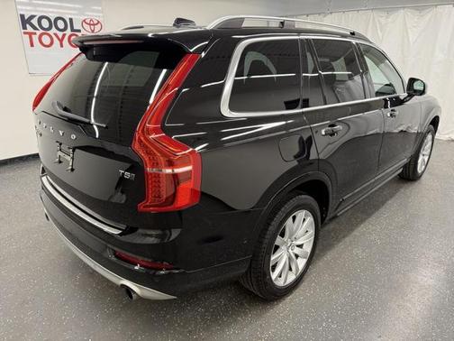 2018 Volvo XC90 T5 Momentum