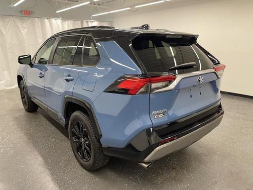 2022 Toyota RAV4 Hybrid SE