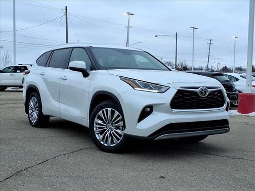 2026 Toyota Highlander Hybrid Platinum