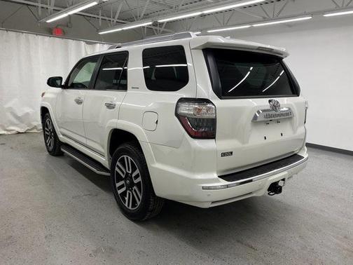 Photo 3 of 18 of 2020 Toyota 4Runner Limited