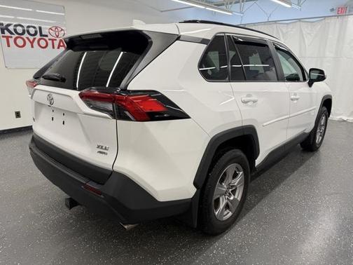 2022 Toyota RAV4 XLE