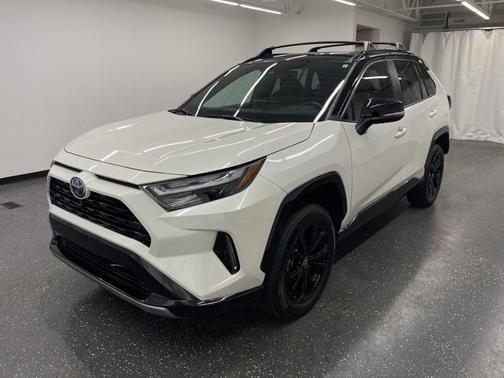 2022 Toyota RAV4 Hybrid SE