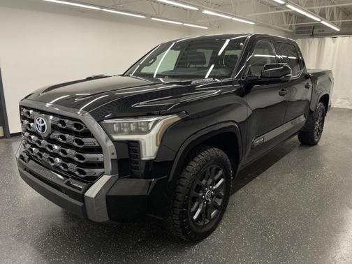 2023 Toyota Tundra Hybrid Platinum