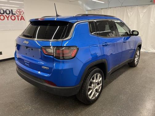 2022 Jeep Compass Latitude Lux
