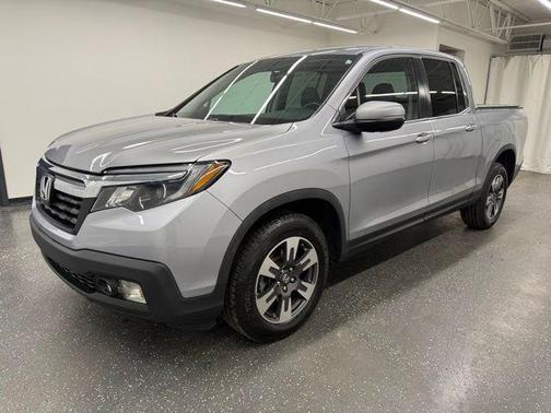 Lunar Silver Metallic 2017 Honda Ridgeline RTL