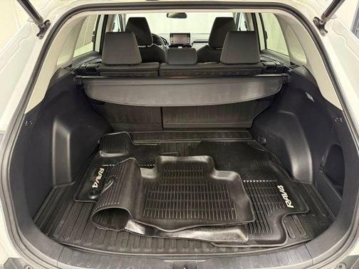 Super White 2019 Toyota RAV4 XLE