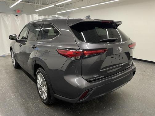 2022 Toyota Highlander Limited