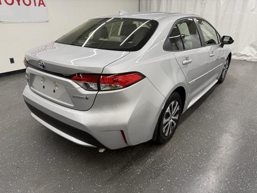 2022 Toyota Corolla Hybrid LE