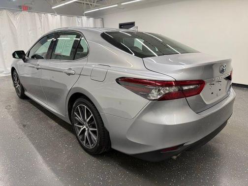 Celestial Silver Metallic 2021 Toyota Camry Hybrid XLE