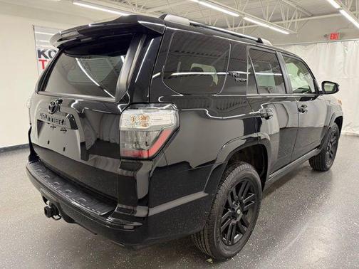 Midnight Black Metallic 2022 Toyota 4Runner TRD Sport