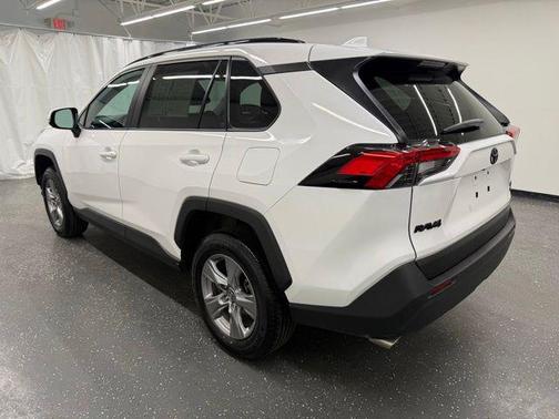 Ice Cap 2025 Toyota RAV4 XLE