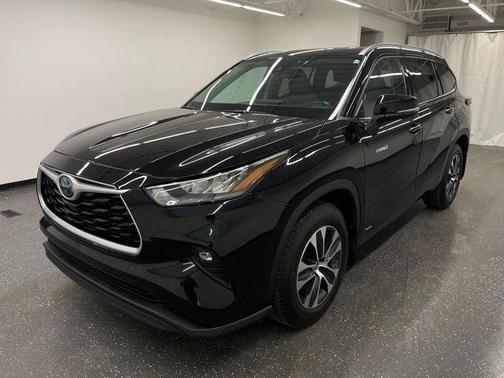 2020 Toyota Highlander Hybrid XLE