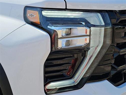 2025 Chevrolet Silverado 2500 4WD Crew Cab Standard Bed ZR2