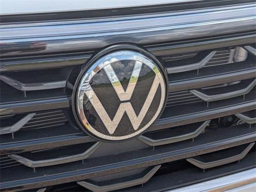 2024 Volkswagen Atlas Cross Sport 2.0T SEL