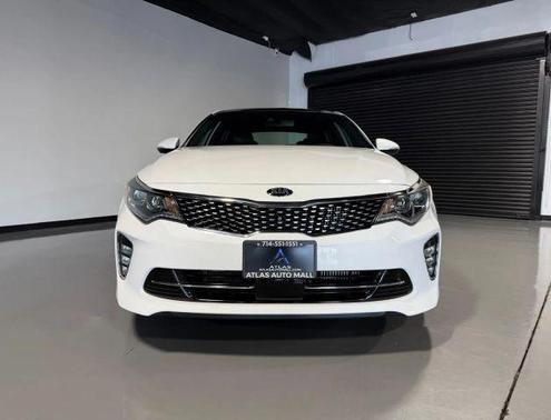 White 2018 Kia Optima SX Turbo