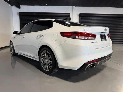 White 2018 Kia Optima SX Turbo