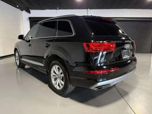 Night Black 2018 Audi Q7 2.0T Premium Plus