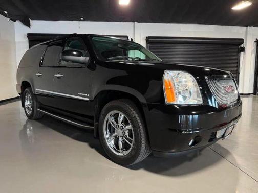Black 2013 GMC Yukon XL 1500 Denali