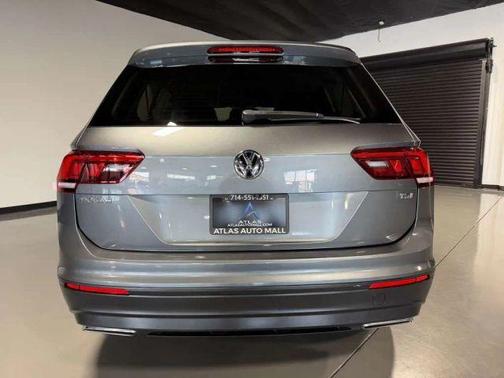 Platinum Gray Metallic 2018 Volkswagen Tiguan 2.0T S
