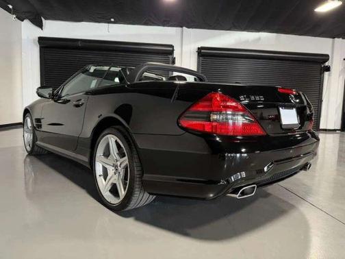 Black 2011 Mercedes-Benz SL-Class SL 550