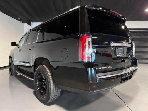 Black 2017 GMC Yukon XL Denali