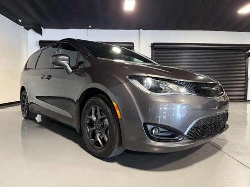 Gray 2018 Chrysler Pacifica Touring Plus