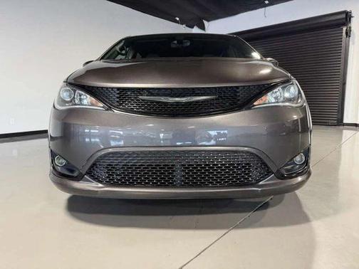 Gray 2018 Chrysler Pacifica Touring Plus
