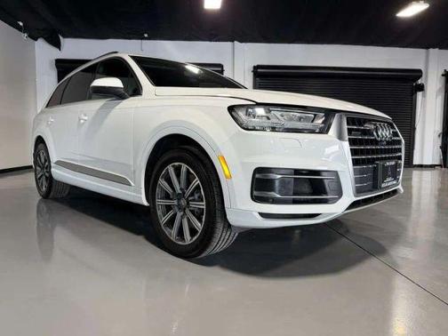 Carrara White 2017 Audi Q7 3.0T Premium Plus