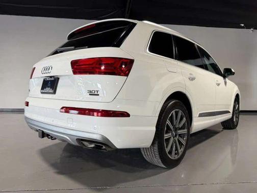 Carrara White 2017 Audi Q7 3.0T Premium Plus