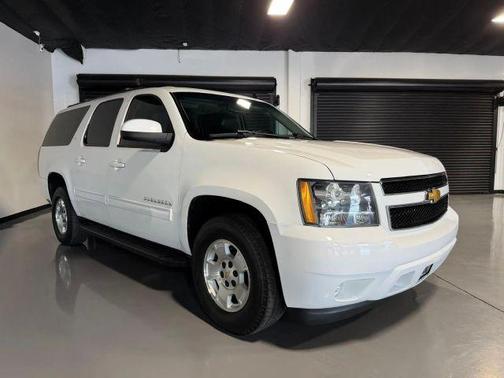 White 2013 Chevrolet Suburban 1500 LT