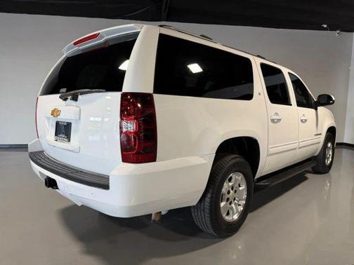 White 2013 Chevrolet Suburban 1500 LT