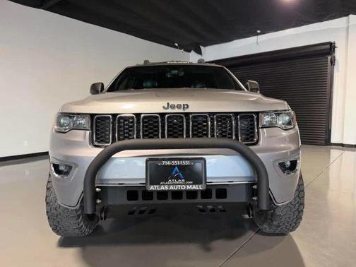 Silver 2019 Jeep Grand Cherokee Limited